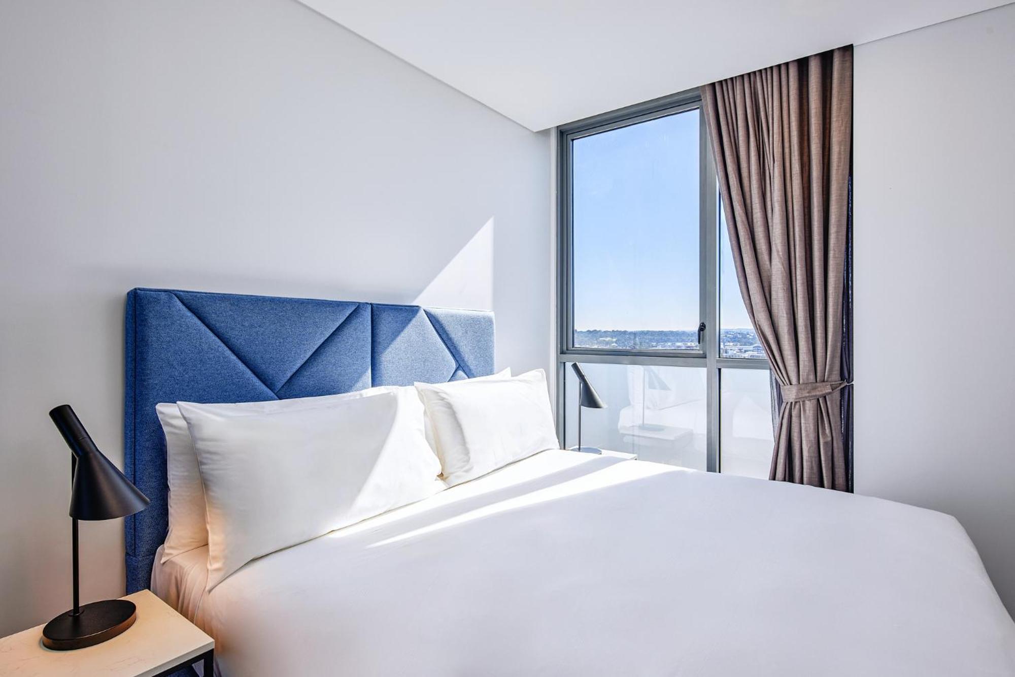Meriton Suites リヴァプール エクステリア 写真 A bedroom at the hotel