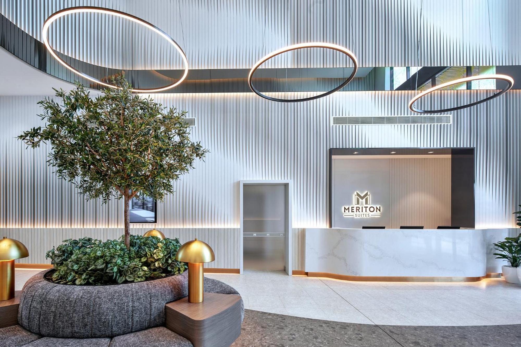 Meriton Suites リヴァプール エクステリア 写真 The lobby of the hotel