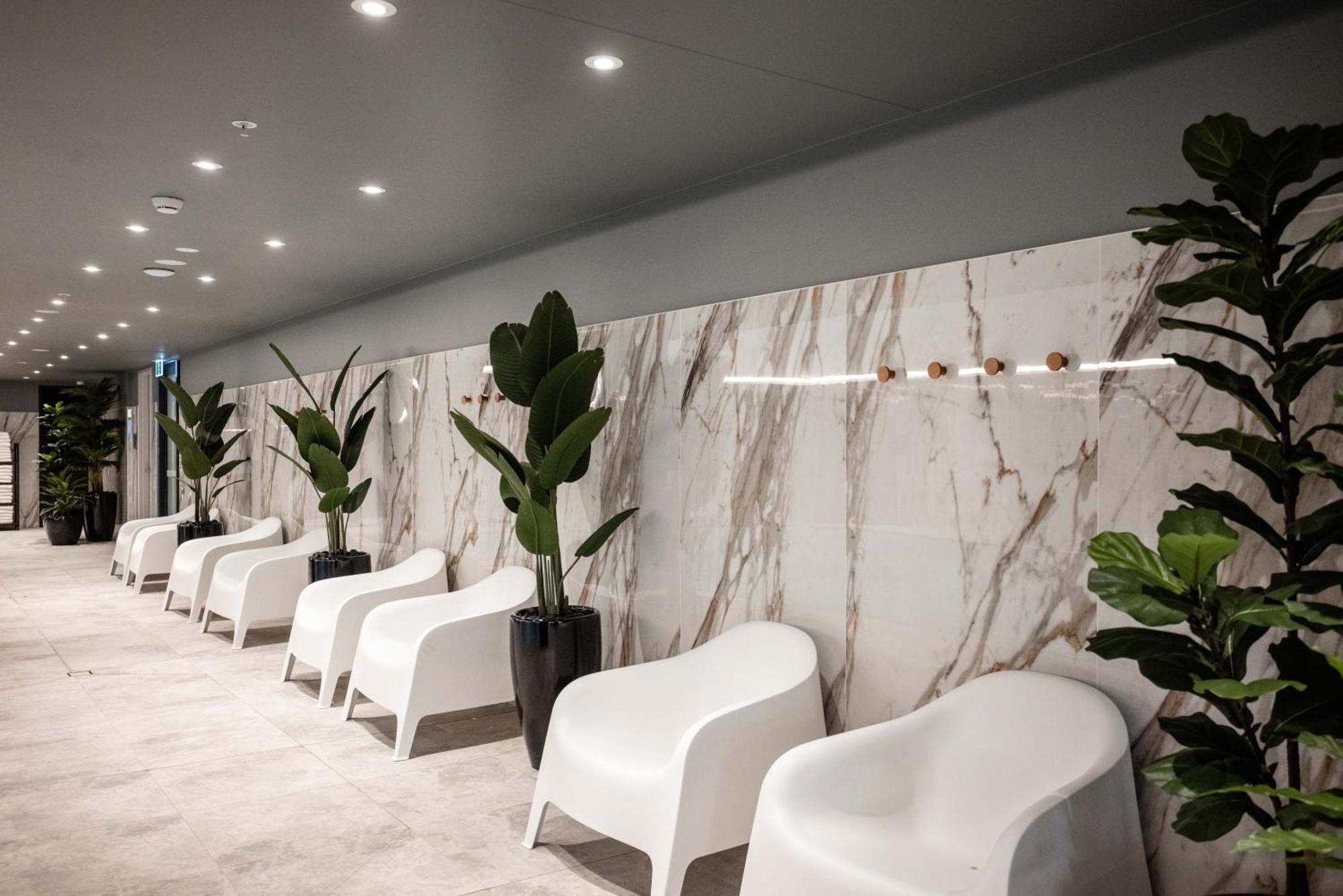 Meriton Suites リヴァプール エクステリア 写真 The interior of the lounge